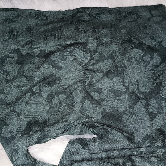 Green adapt camo gymshark leggings - Picture 6 of 7